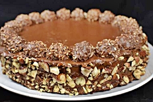 www.daspowerdancer-radio.de/images/forum-rezepte/Ferrero-Rochee-Torte.jpg